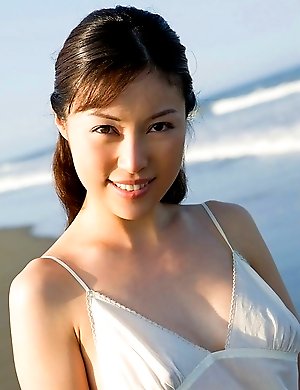 You are lucky to see boobs and legs of wild Akane Nagase