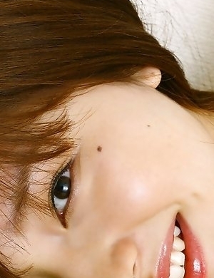Saori Shiina in sexy lingerie jumps and plays in her bed
